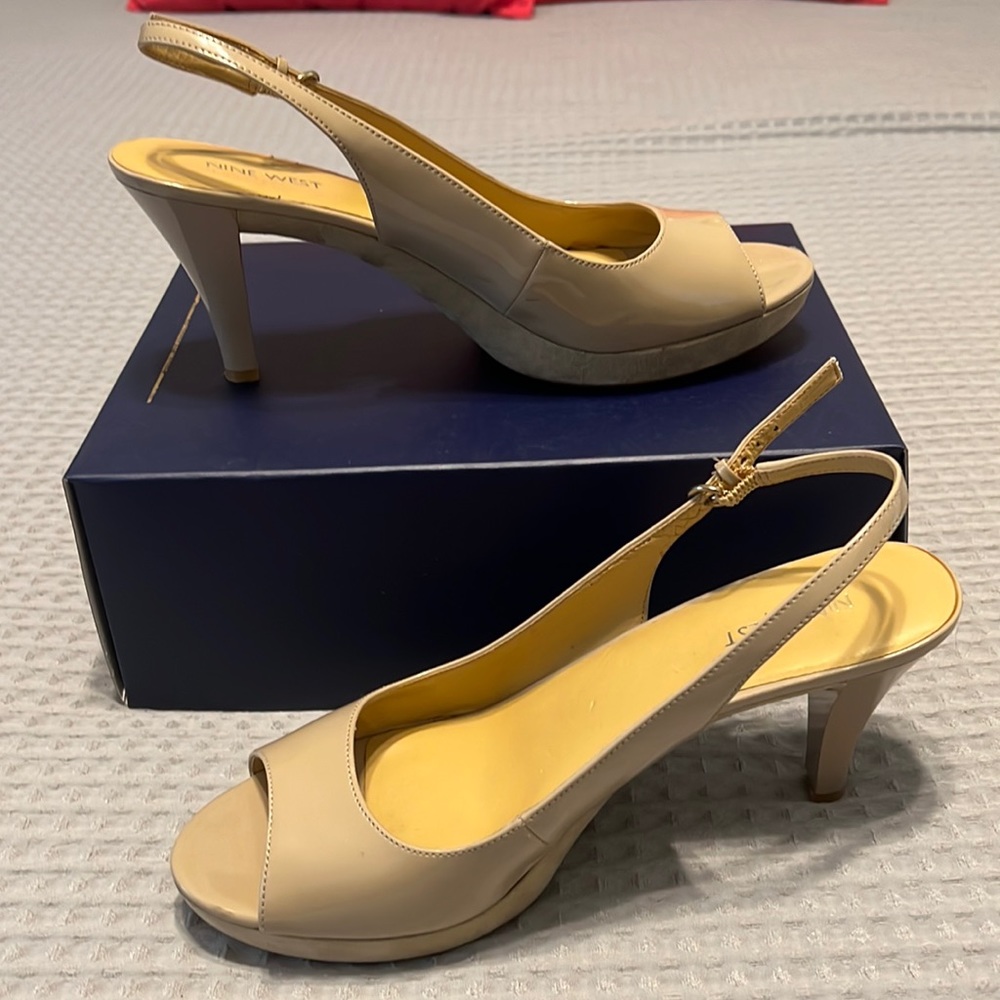 Taupe shiny open toe sling back heels